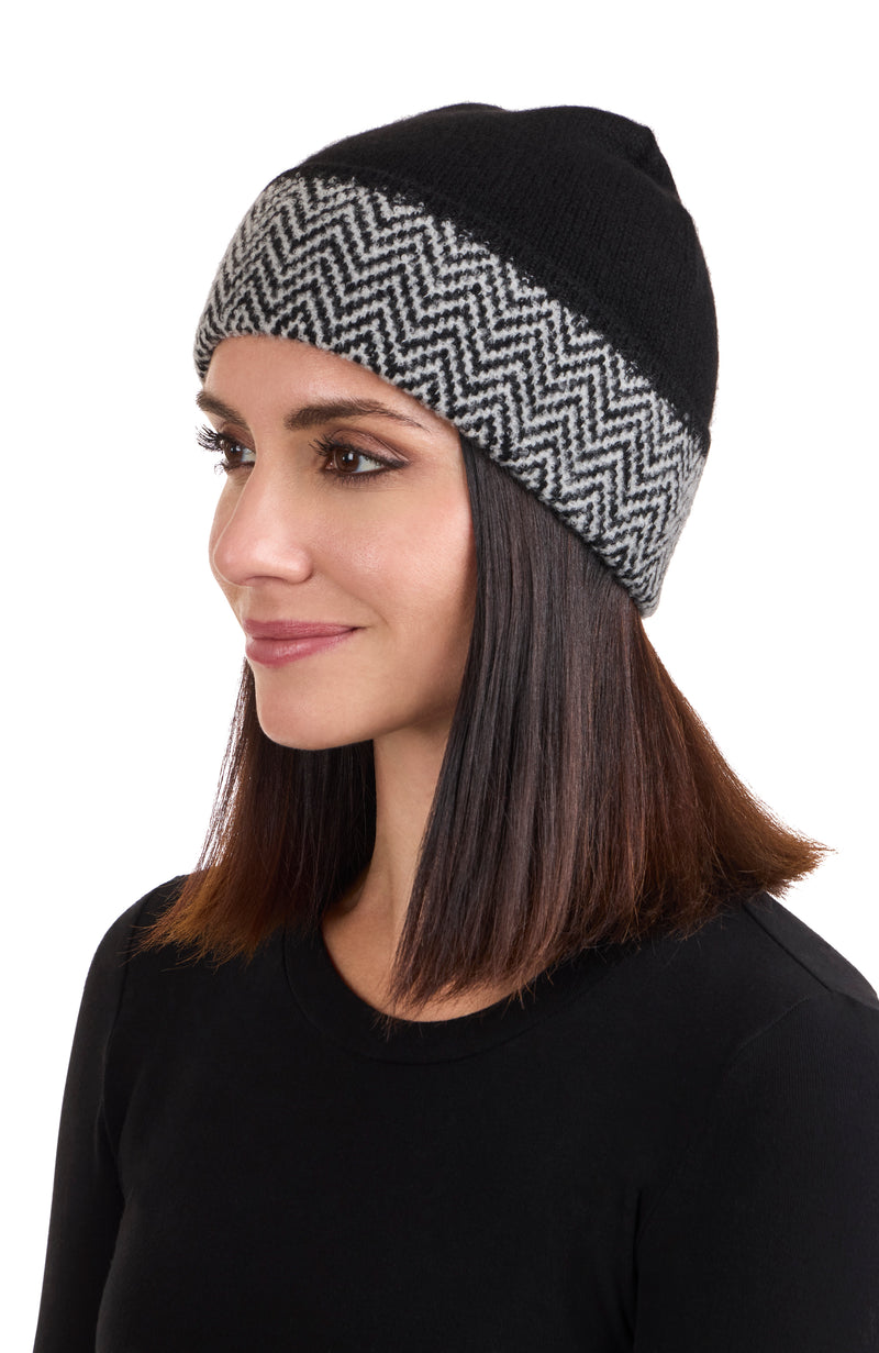 CASHMERE HERRINGBONE CUFF BEANIE in black on model