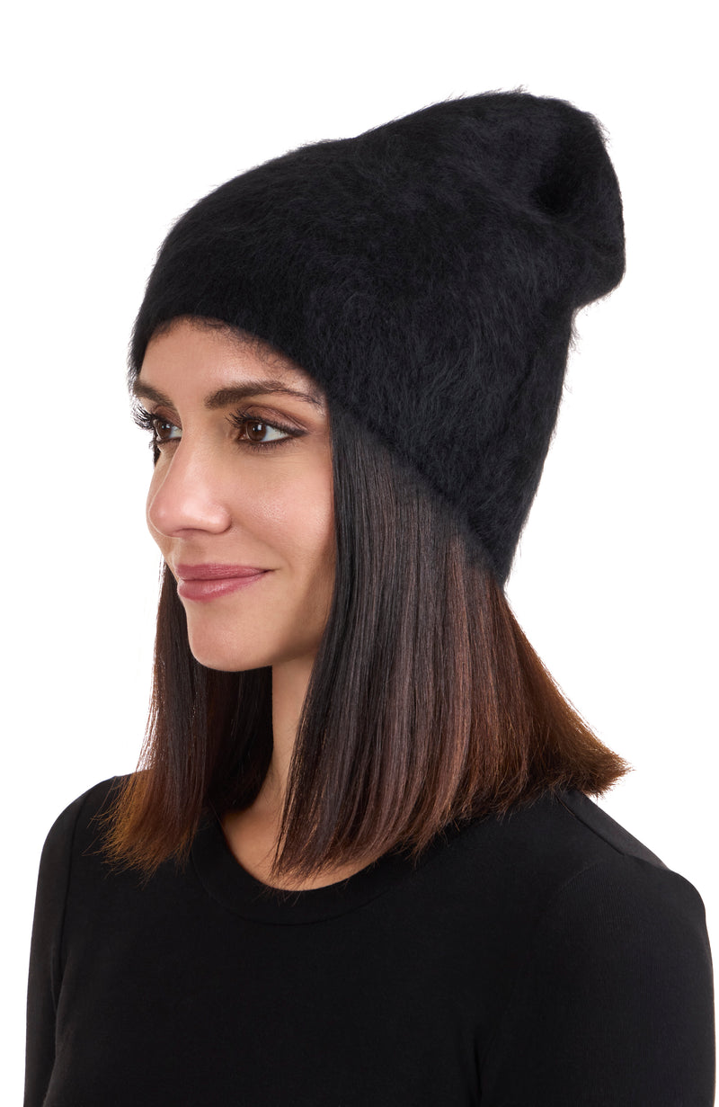 BRUSHED CASHMERE SLOUCHY BEANIE in black on model