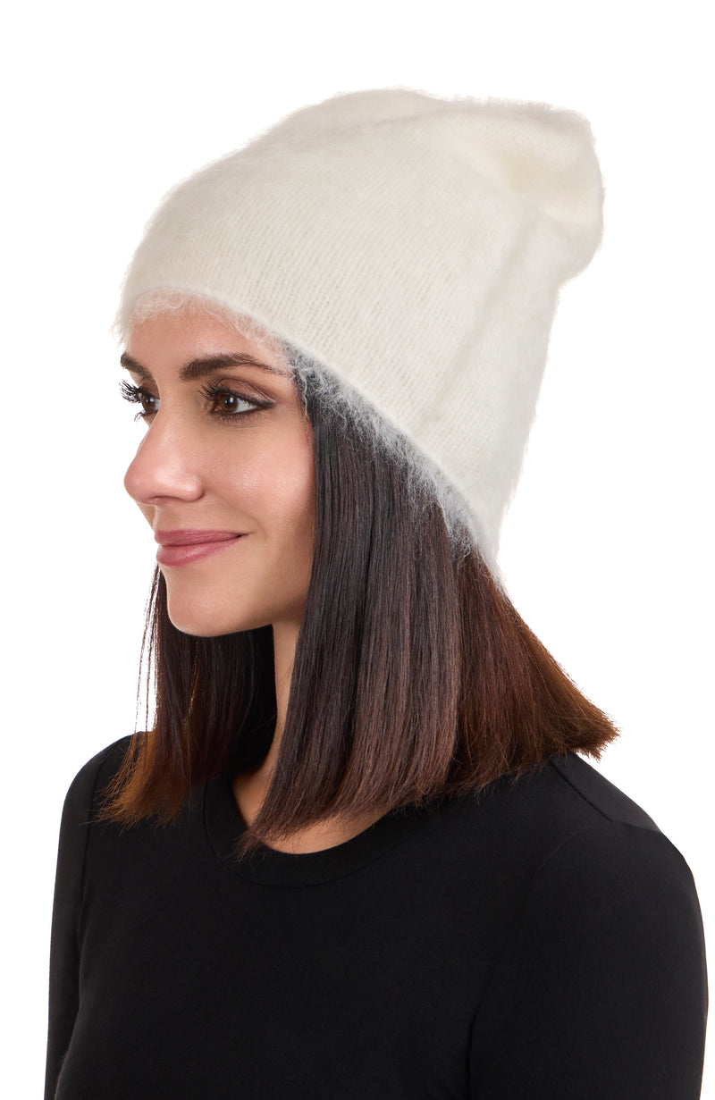 BRUSHED CASHMERE SLOUCHY BEANIE in ivory on model