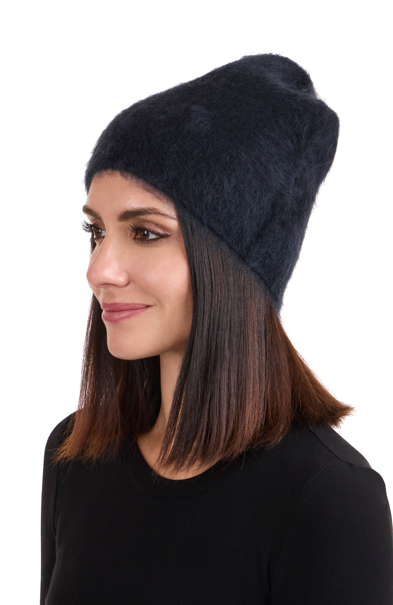 BRUSHED CASHMERE SLOUCHY BEANIE in navy on model