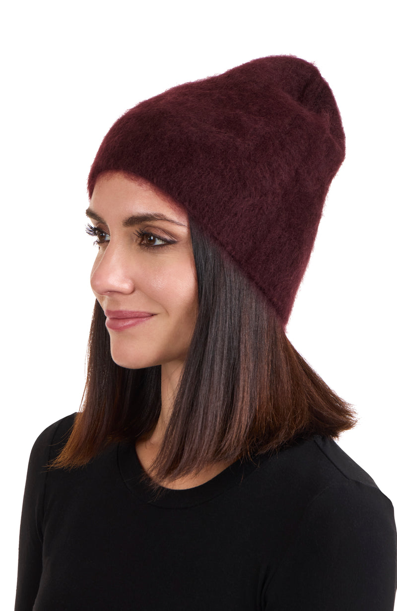 BRUSHED CASHMERE SLOUCHY BEANIE in burgundy on model