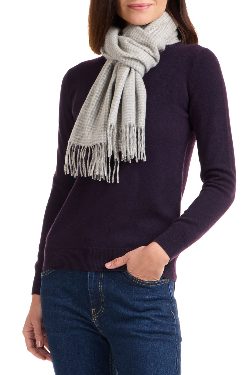 model wearing CASHMERE HOUNDSTOOTH SCARF in grey